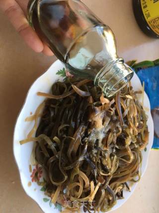 海带丝这样做让你吃不停的做法步骤：7