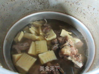 咸菜冬笋肉骨汤的做法步骤：8