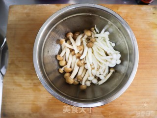 下饭菜菌菇焖炒鸡❤️家常版小鸡炖蘑菇的做法步骤：3