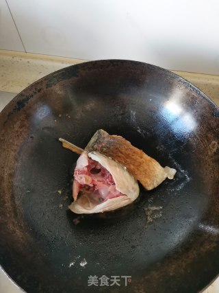 铁锅炖鱼的做法步骤：5