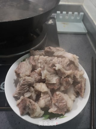 牛肉面的做法步骤：1
