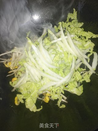 白菜丝炒黄豆芽的做法步骤：5