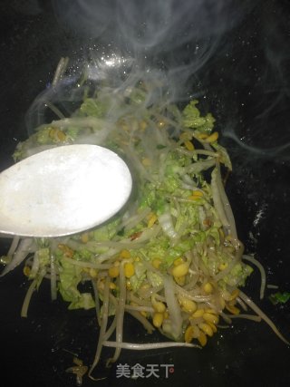 白菜丝炒黄豆芽的做法步骤：6