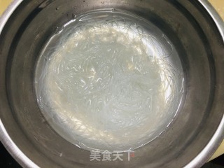 蒜蓉粉丝蒸白菜心的做法步骤：2