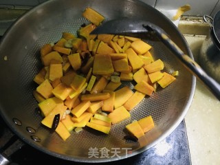 南瓜柳叶面的做法步骤：5