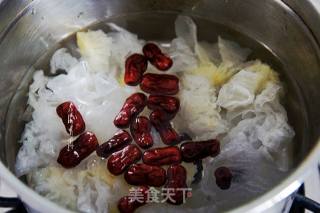 银耳苹果汤的做法步骤：3