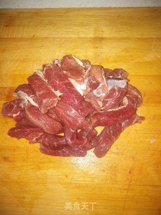 蒜苔炒牛肉的做法步骤：4