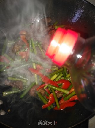 蒜苔炒牛肉的做法步骤：10