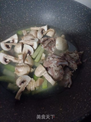 “羊肉”萝卜口蘑炖羊头肉的做法步骤：7