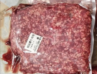 快手牛肉胡萝卜白菜水饺的做法步骤：1