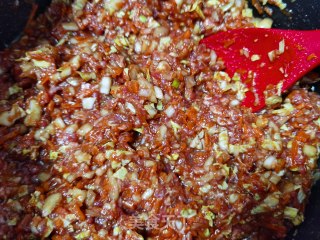 快手牛肉胡萝卜白菜水饺的做法步骤：5