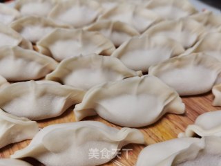 快手牛肉胡萝卜白菜水饺的做法步骤：7