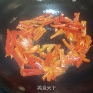 甜椒爆炒猪肝的做法步骤：4