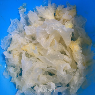 银耳紫薯羹的做法步骤：1