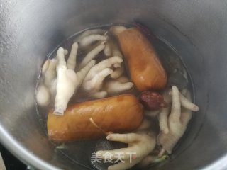 素鸡油豆腐卤鸡爪的做法步骤：5
