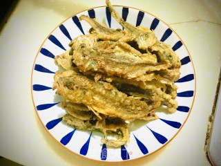 油炸小黄鱼的做法步骤：5