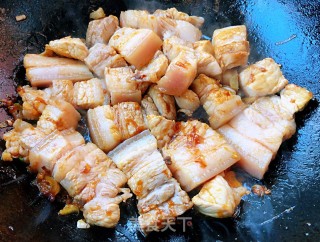 腐竹鹌鹑蛋香菇炖五花肉的做法步骤：7