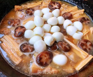 腐竹鹌鹑蛋香菇炖五花肉的做法步骤：9
