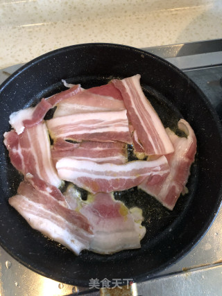 青椒五花肉的做法步骤：1