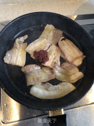 青椒五花肉的做法步骤：3