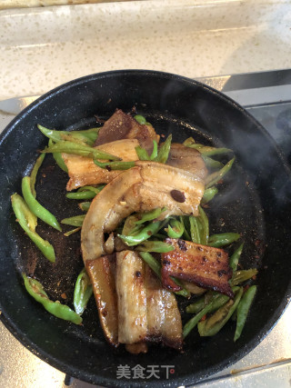 青椒五花肉的做法步骤：6