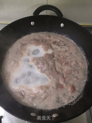 西红柿炖牛腩的做法步骤：3