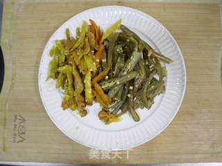 下饭小咸菜❗️豆豉炒泡辣椒❤️的做法步骤：3