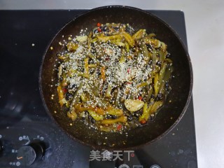 下饭小咸菜❗️豆豉炒泡辣椒❤️的做法步骤：6