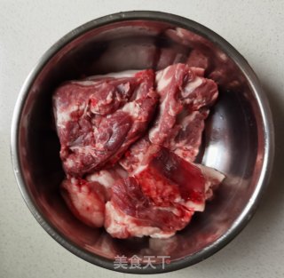煮羊肉汤的做法步骤：1