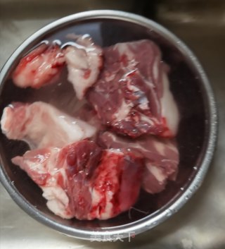 煮羊肉汤的做法步骤：2