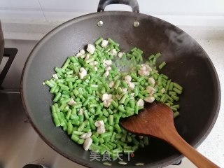 鸡肉炒豇豆的做法步骤：5