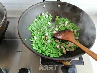 鸡肉炒豇豆的做法步骤：6