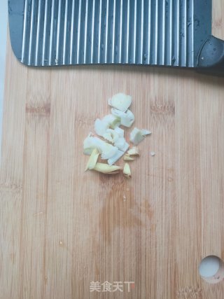 虾干炒芹菜的做法步骤：2