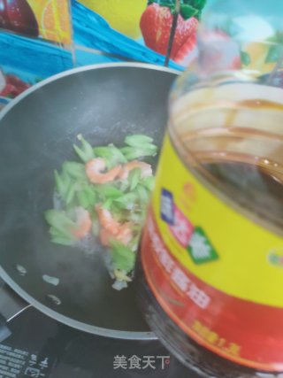 虾干炒芹菜的做法步骤：6