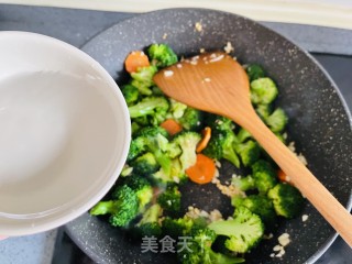家常蒜蓉西兰花，简单美味宝宝最爱的做法步骤：10