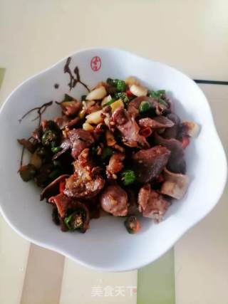 炒鸭杂的做法步骤：6