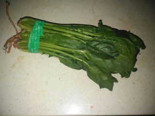 菠菜炒鸡蛋的做法步骤：1
