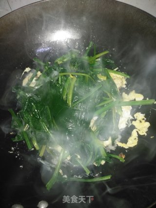 菠菜炒鸡蛋的做法步骤：8