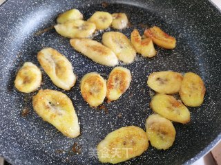 糖壳香蕉的做法步骤：6