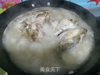 鱼头一锅炖的做法步骤：5
