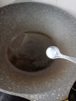 口蘑小炖鲍鱼的做法步骤：4
