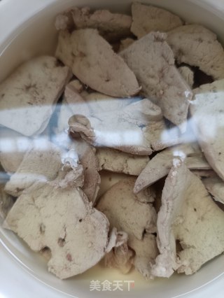 菠菜炒羊肝的做法步骤：5
