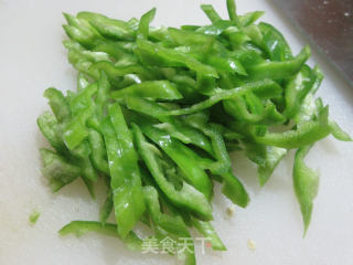 胡萝卜炒青椒丝的做法步骤：5