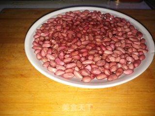 炒花生米秘笈的做法步骤：2