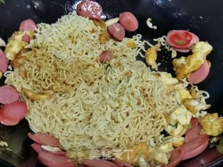 炒泡面的做法步骤：6