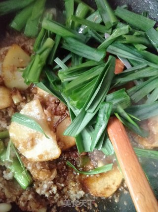 干锅土豆片的做法步骤：13