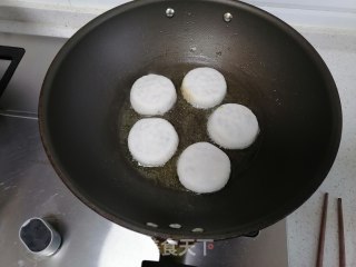 煎菜粑粑的做法步骤：3