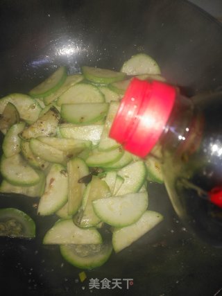 醋溜菜瓜的做法步骤：7