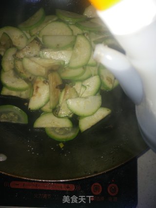 醋溜菜瓜的做法步骤：8