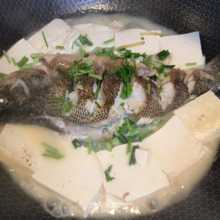 鲈鱼炖豆腐的做法步骤：7